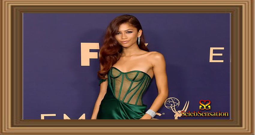 Tampil Casual Zendaya Di Red Carpet